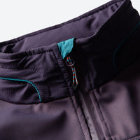 
                  
                    Breathable water-repellent camo softshell set - purple, collar zip close-up detail, for hiking and travel
                  
                