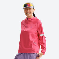 
                  
                    Breathable half-zip mid-layer with recycled fabric - pink quick-dry lightweight half-zip mid-layer on women with cap
                  
                