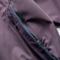 
                  
                    Unisex waterproof softshell jacket and cargo pants - purple, zip vent close-up detail, for skiing and snowboarding
                  
                