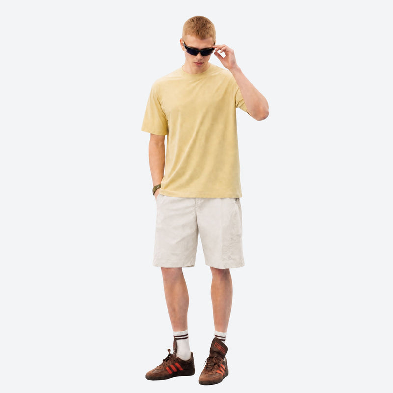 Lightweight quick-dry outdoor wear with tear-resistant fabric - off-white shorts with yellow tee