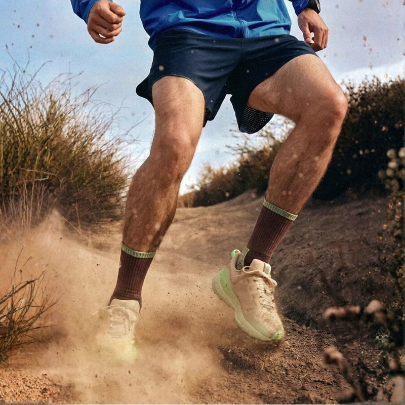 Men's merino wool hiking socks with arch support - merino wool hiking socks on feet, for skiing and snow days