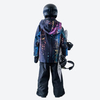 
                  
                    Kids breathable 2-layer splash print ski set - navy print kids set, on-model back view, for kids skiing and snowboarding
                  
                