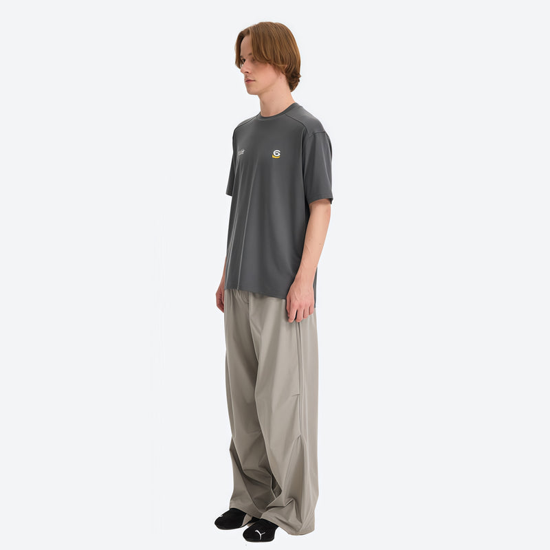 Unisex UPF50 water-repellent cargo pants - light gray wide-leg cargo pants with gray tee, for travel and daily commute