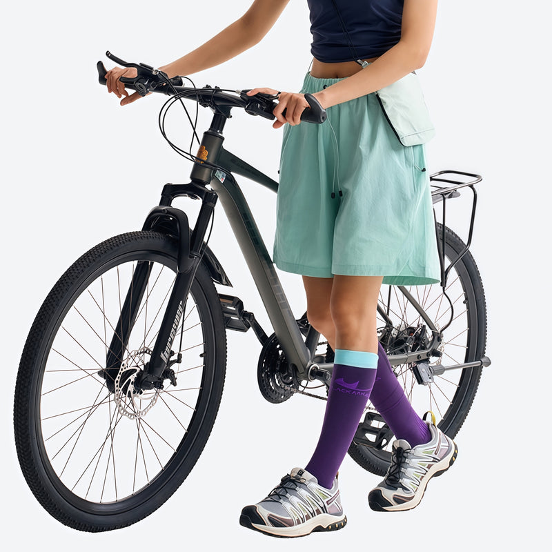 Unisex nylon quick-dry shorts - mint green quick-dry shorts with waist pouch, for warm-weather trekking