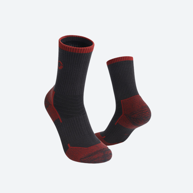 Men's moisture-wicking merino wool socks for trail - merino wool hiking socks pair, for travel and city walks