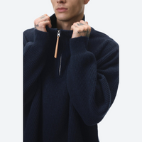 
                  
                    Soft boxy fleece sweater for cold days - navy boxfleece half-zip sweatshirt on men, for hiking and trail walking
                  
                
