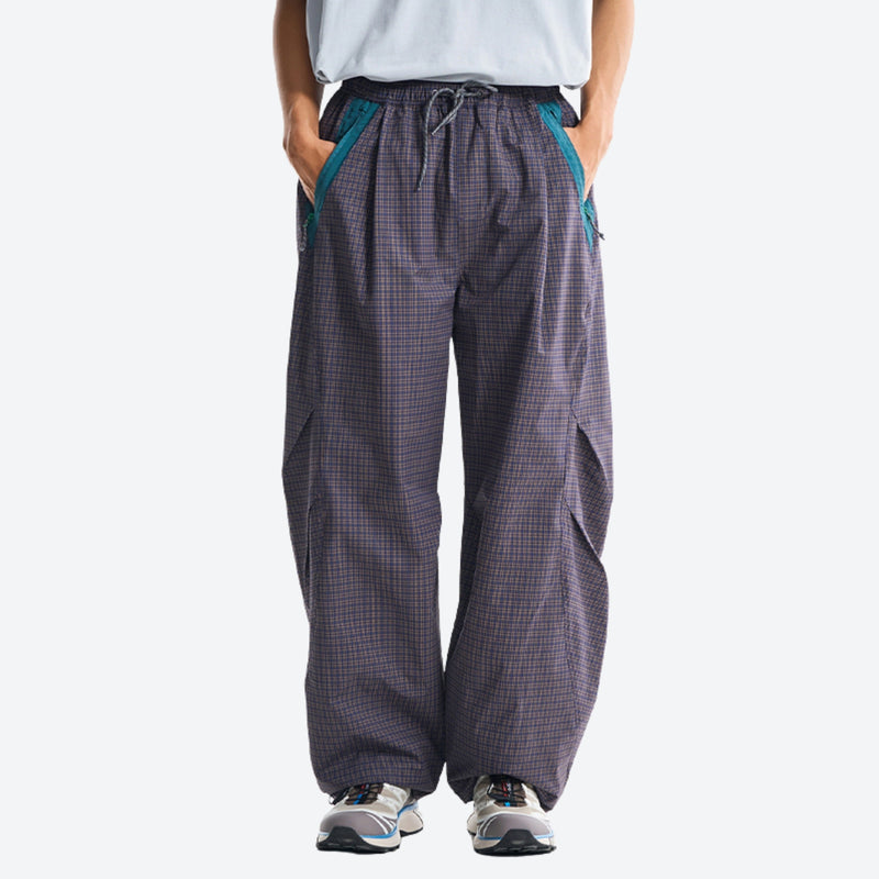 Lightweight water-repellent hiking pants with pockets - dark gray quick-dry hiking pants with blue top