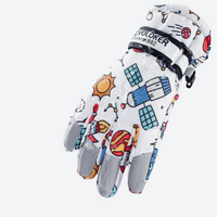 
                  
                    Kids' printed ski gloves with wrist strap - white space print kids snow gloves, side view, for winter mountain trips
                  
                