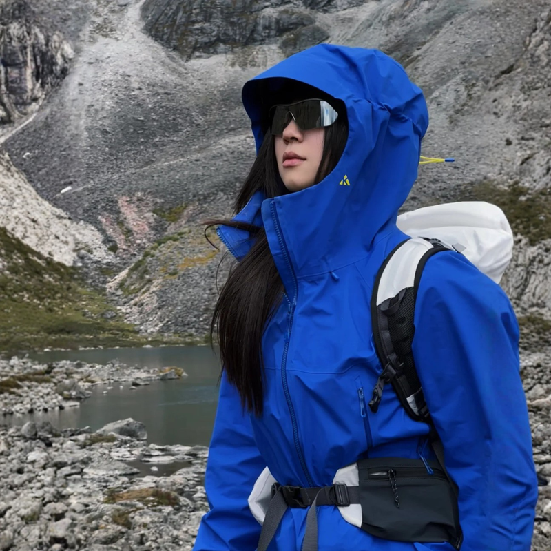 Women's hardshell snowboard jacket with zip vents - blue hardshell jacket, for hiking and travel