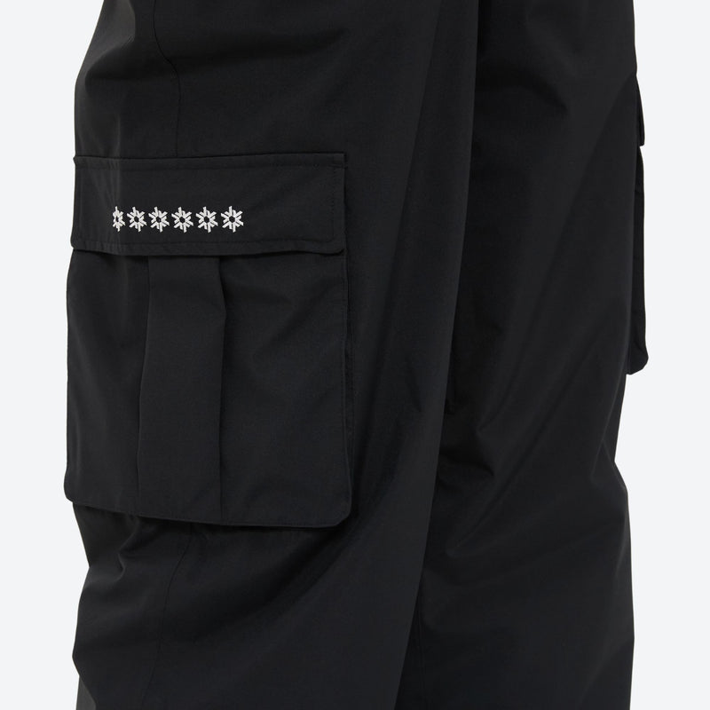 Breathable 3-layer suspender ski pants with cargo pockets - black, for resort and backcountry days