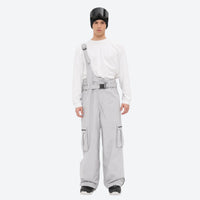 
                  
                    Men's bib snowboard pants with cargo pockets - light gray bib snow pants with gray top, for resort and backcountry days
                  
                