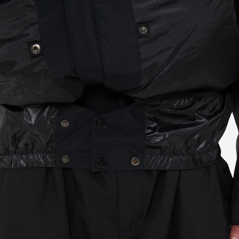 Men's waterproof 3L snow jacket and pants series - black, inner snow skirt close-up detail, for skiing and snowboarding