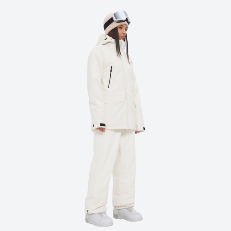 Breathable ski jacket with taped line details - white jacket with white pants, for skiing and snowboarding