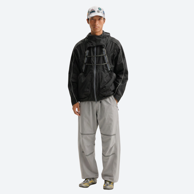 Breathable 2-way wear shell with laser-cut back pocket - black detachable jacket, for resort and street wear