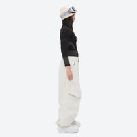 
                  
                    Women's breathable balloon snow pants set - white snow pants with black top, for powder days and winter commute
                  
                