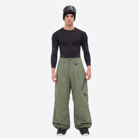 
                  
                    Men's breathable half-zip ski pullover set - sage green snow pants with black top, for skiing and snowboarding
                  
                