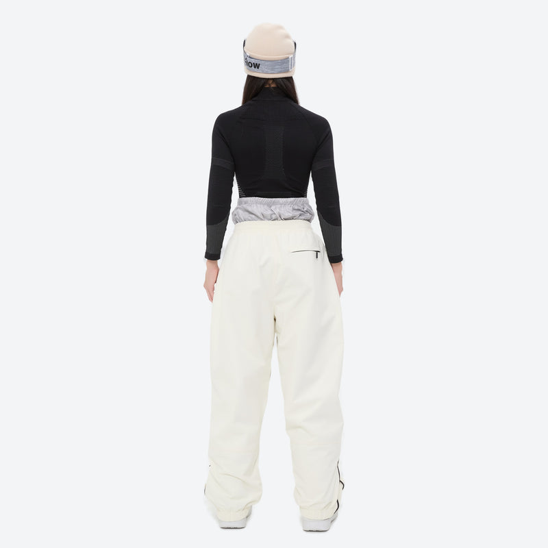 Women's 3-layer snowboard jacket and pants - white snow pants with black top, for cold-weather winter sports