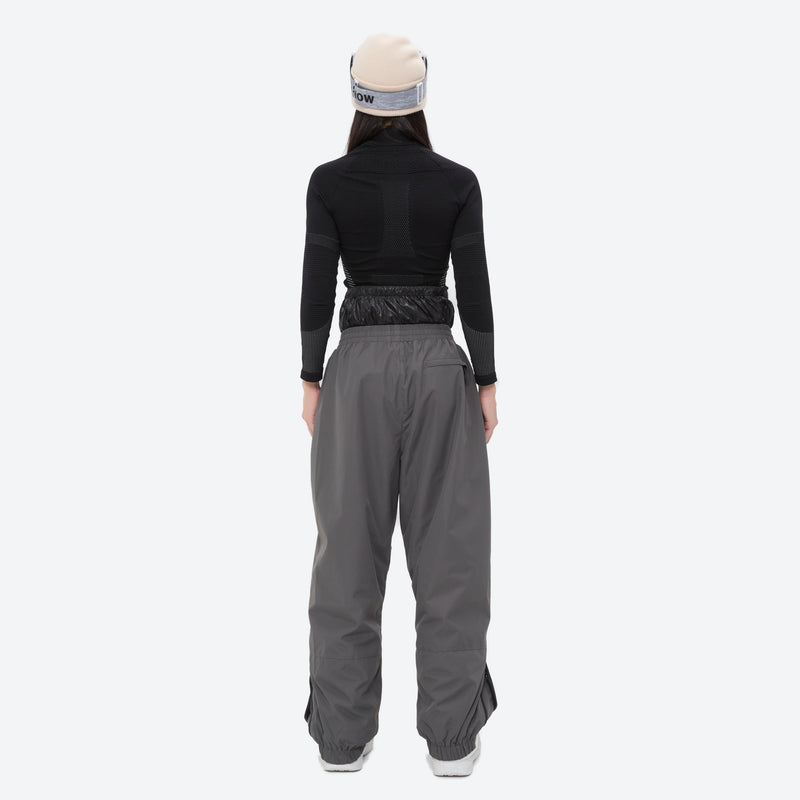 Unisex 2-layer snowboard jacket and pants - gray snow pants with black top, for cold-weather winter sports